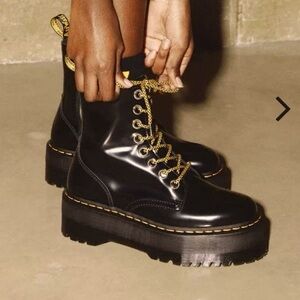 JADON MAX BOOT WOMENS PLATFORMS US SIZE 7 color black.